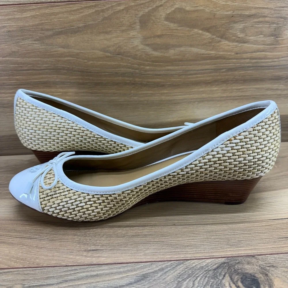 Tory Burch Wicker Raffia Wedge Pumps 10.5 M White Natural Bow Cap Toe Low Heel